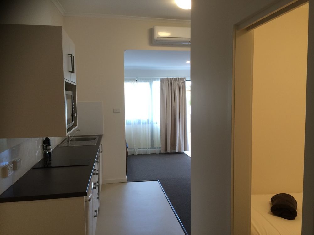 Abel Tasman Airport Motor Inn Launceston Exterior photo